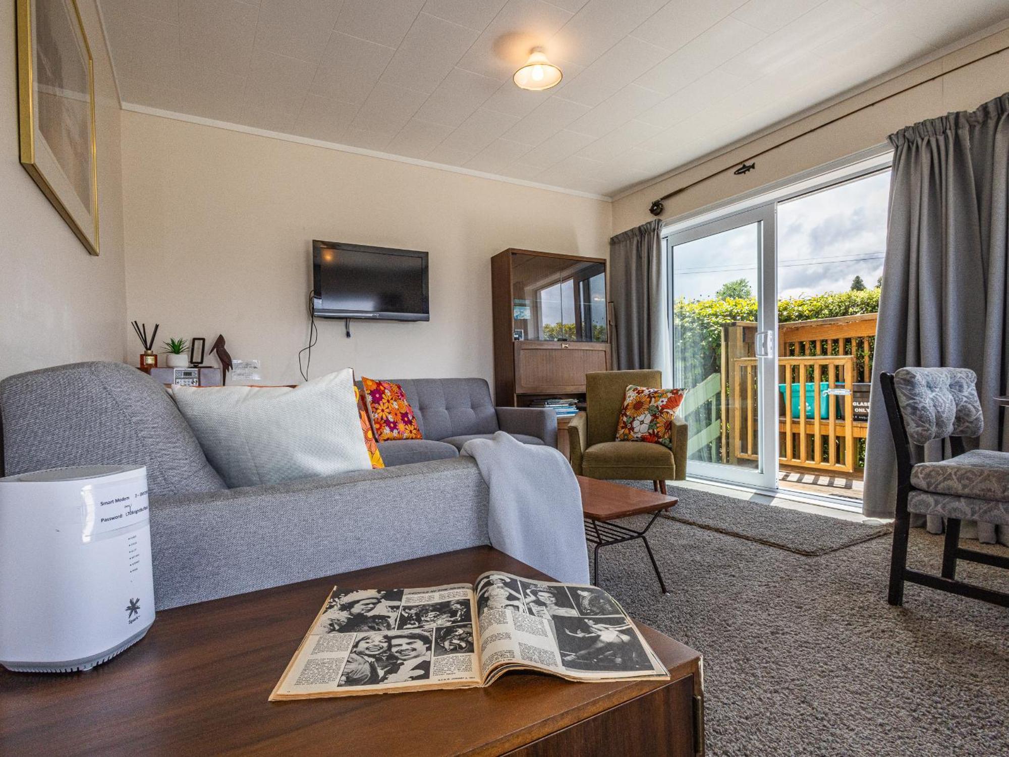 Central Riverside Retreat - Taupo Holiday Home Экстерьер фото